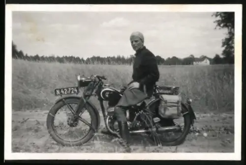 Fotografie Motorrad Puch, Krad mit Kennzeichen Österreich
