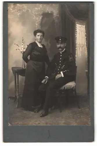 Fotografie Bergmann / Kumpel in Bergmannskluft nebst seiner Frau