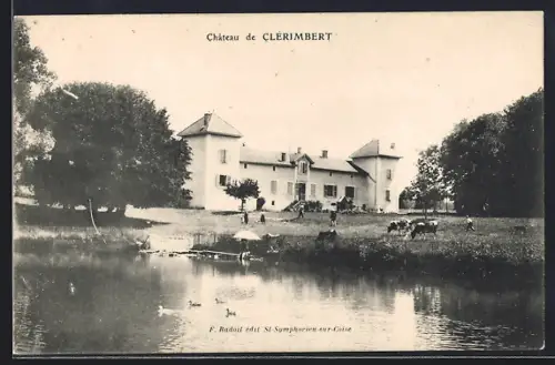 AK Clérimbert, Vue du château et de l`étang avec des canards et des vaches pâturant