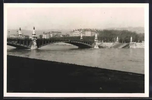 AK Lyon, Pont Gallieni sur le Rhône et panorama urbain