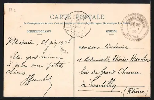 AK Villechenève, La Brioude avec calèche devant le bâtiment principal