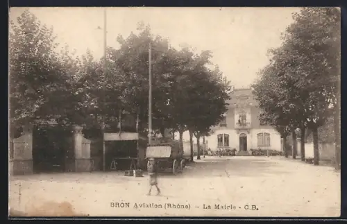 AK Bron /Rhône, La Mairie et l`avenue bordée d`arbres