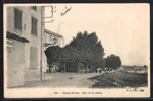 AK Saint-Fons, Rue de la Saône avec bâtiments et promenade arborée