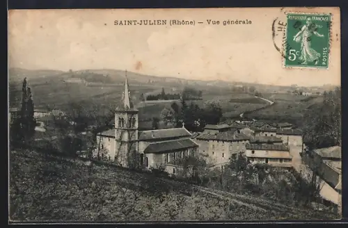AK Saint-Julien /Rhône, Vue générale du village avec église et campagne environnante