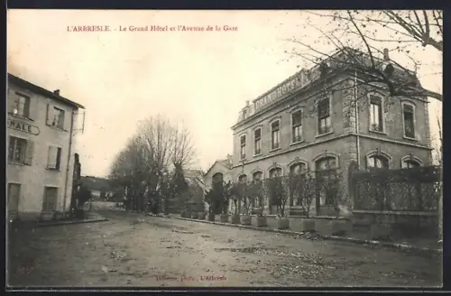 AK L`Arbresle, Le Grand Hôtel et l`Avenue de la Gare