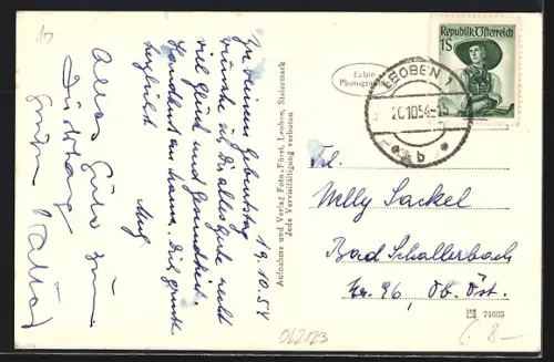 AK Leoben, Ortspanorama mit Mauer u. Turmgebäuden vom Wasser aus