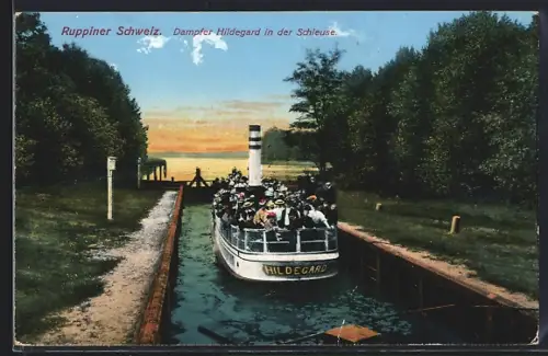 AK Ruppiner Schweiz, Dampfer Hildegard in der Schleuse