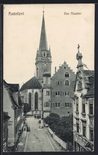 AK Radolfzell, Münster u. Strasse mit Gasthaus zur Krone aus der Vogelschau