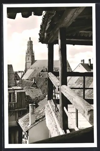 AK Nördlingen, Wehrgangecke, Blick zur St. Georgskirche