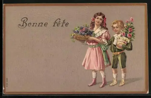 Präge-AK Zwei Kinder bringen Blumen, Bonne fête