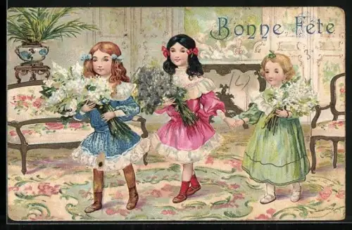 AK Drei Mädchen in eleganten Kleidern mit Blumen, Bonne Fête