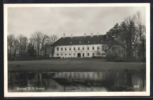 AK Rohrau /N. D., Schloss, vom Wasser gesehen