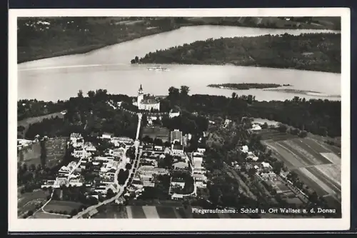 AK Wallsee /Donau, Fliegeraufnahme von Schloss und Ort