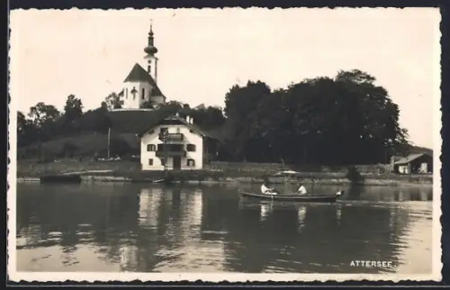 AK Attersee, Seepartie mit Ruderboot und Kirche