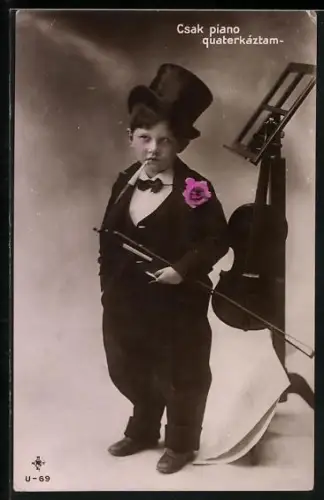 AK Kleiner Junge in einem Anzug mit Geige