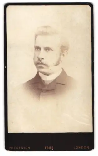 Fotografie W.H. Prestwich, London, 98 Cheapside, Porträt eines Mannes mit Schnurrbart