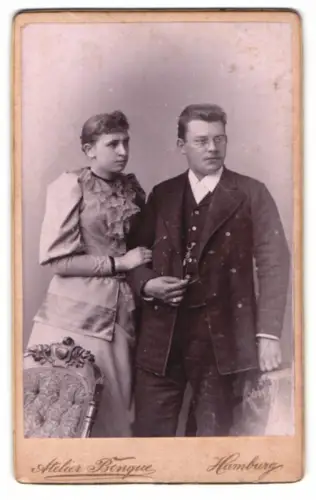 Fotografie Atelier Benque, Hamburg, Neuerwall 46, Elegantes Paar im Atelier