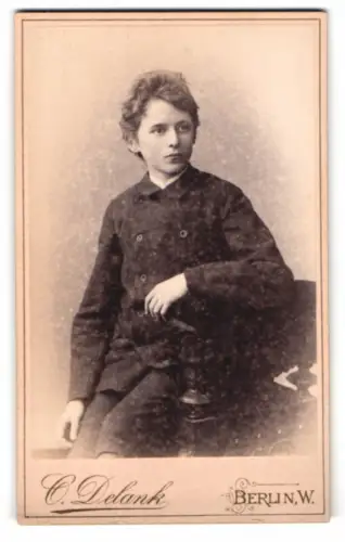 Fotografie C. Delank, Berlin, Friedrichstr. 185, Porträt eines Jungen