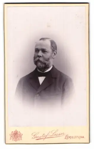 Fotografie Gustaf Lesser, Eskilstuna, Porträt eines bärtigen Mannes