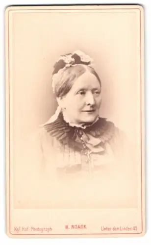 Fotografie H. Noack, Berlin, Unter den Linden 45, Porträt einer Dame