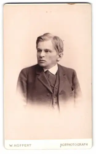 Fotografie W. Höffert, Berlin, Unter den Linden 24, Porträt eines Mannes
