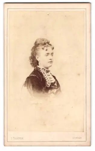 Fotografie T. Coleman, London, Brunswick Place 19, Porträt einer Dame