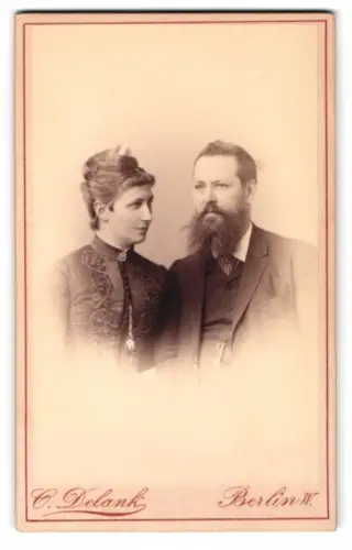 Fotografie O. Delank, Berlin, Friedrichstr. 185, Porträt eines Paares