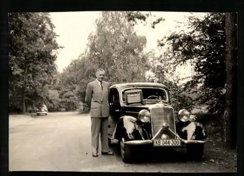 Fotografie Auto Mercedes Benz, Luxus-Limousine mit Kennzeichen Berlin