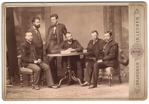 Fotografie J. Brandner, Leoben, Bergmänner / Kumpel in Bergmannskluft, Leobener Berghaupt-Leute