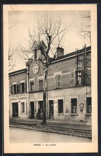 AK Bron, La poste et bâtiments adjacents
