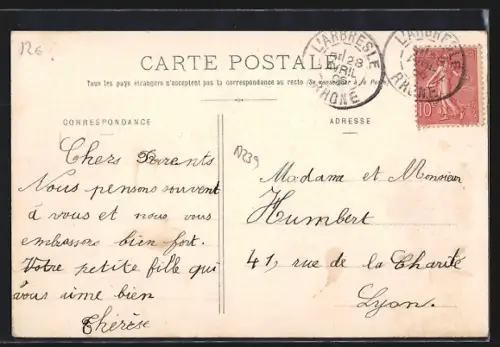 AK L`Arbresle, Place Président-Carnot et Rue Centrale avec une pharmacie et des passants