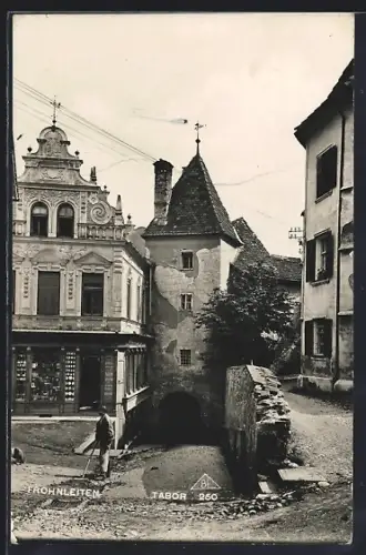 AK Frohnleiten, Tabor, Ortspartie mit Torturm, Geschäft und Mauer
