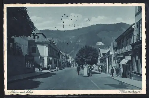 AK Mürzzuschlag, Ortsansicht mit Geschäften und Anwohnern