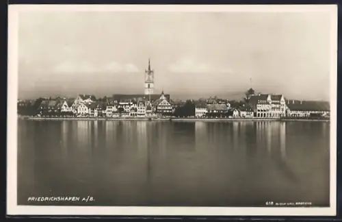 AK Friedrichshafen a. B., Uferpromenade, Stadtansicht, Kirchturm