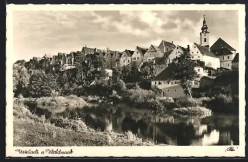 AK Neustadt a. Waldnaab, Stadtansicht mit Kirche und Fluss