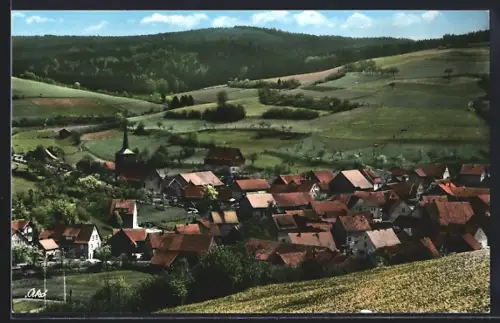AK Pfaffenhausen im Spessart, Ortsansicht, Kirche, umliegende Hügel