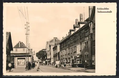 AK Haldensleben, Blick in die Thälmannstrasse