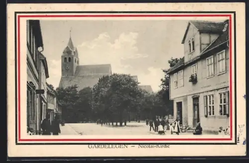 AK Gardelegen, Strassenpartie an der Nicolai-Kirche
