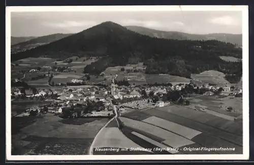 AK Hauzenberg / Bayer. Wald, Totalansicht vom Flugzeug aus mit Staffelberg