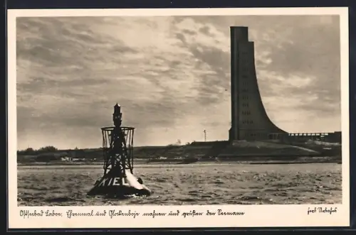 AK Laboe, Ehrenmal und Glockenboje