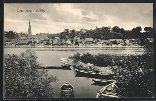 AK Lauenburg /Elbe, Ortspanorama mit Booten
