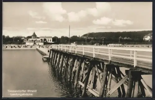 AK Timmendorfer Strand, Landungsbrücke mit Blick auf den Strand
