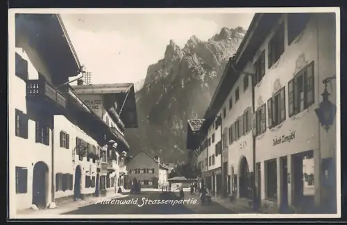 AK Mittenwald, Strassenpartie mit Gasthof Jakob Zirngibl