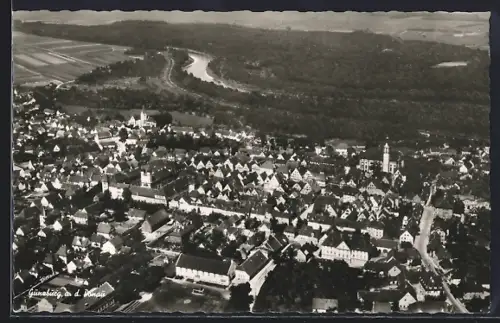AK Günzburg a. d. Donau, Totalansicht mit Donau, Fliegeraufnahme