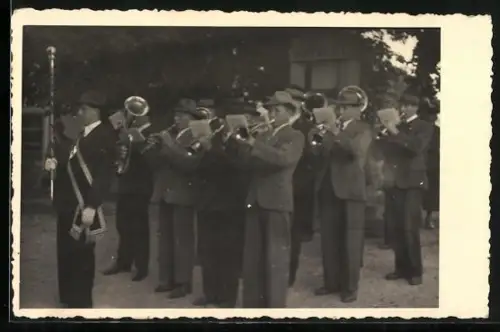 Foto-AK Musikanten mit Blasinstrumenten
