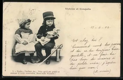 AK Kleiner Soldat in Uniform mit Puppe, Victoire et Conquête