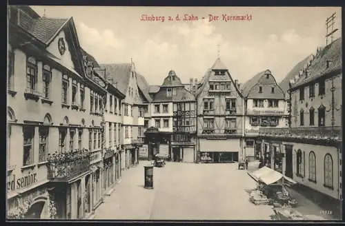 AK Limburg / Lahn, Blick über den Kornmarkt, mit Gasthaus zum goldenen Löwen