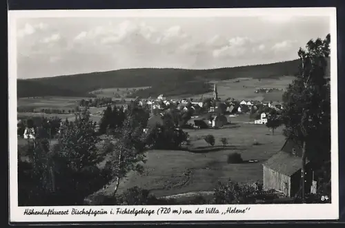 AK Bischofsgrün i. Fichtelgebirge, Blick von der Villa Helene auf Ort und Kirche