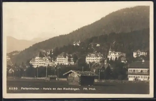 AK Partenkirchen, Hotels an den Riedhängen
