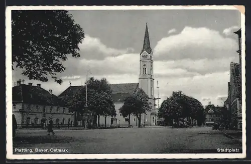 AK Plattling /Bayer. Ostmark, Stadtplatz, Kirche